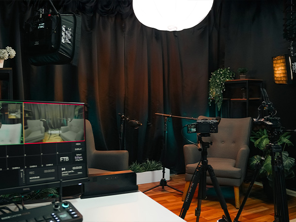 Home 31 Sala de podcast y streaming Maka Studios
