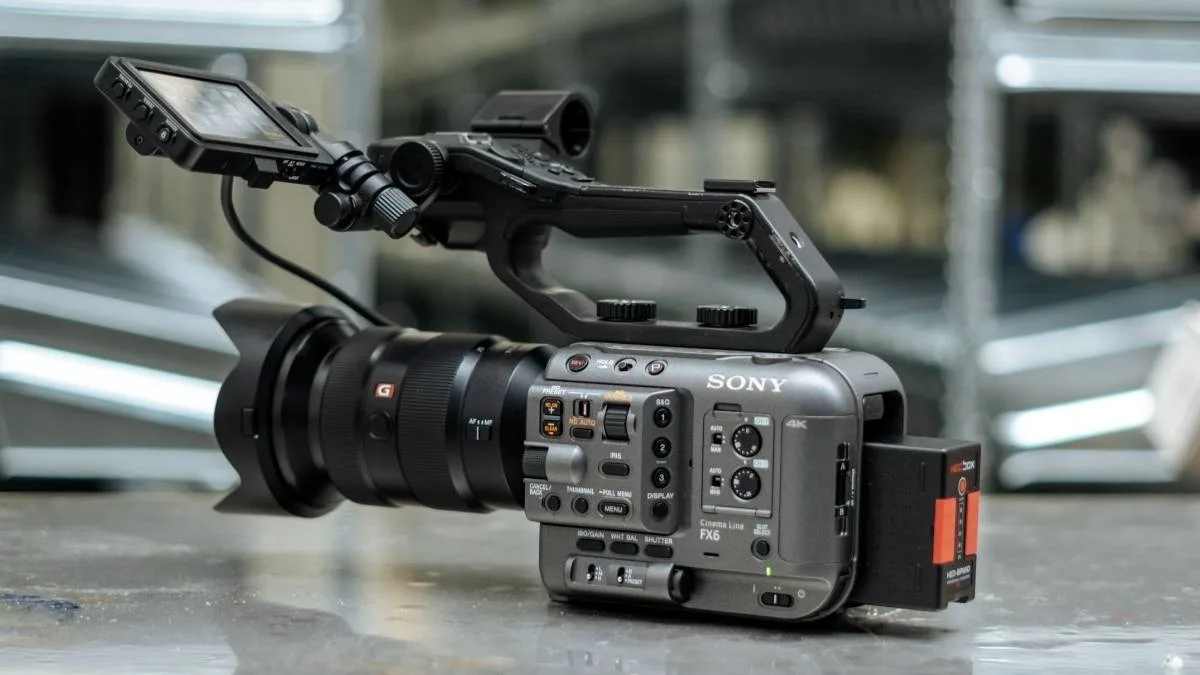 Cámara de cine Sony de la línea Cinema FX para video profesional